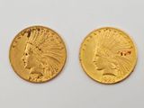 deux pièces d'or représentant une tête d'Indien sur un fond blanc