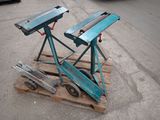 deux tables posées sur une palette