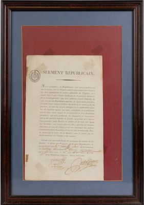 un document encadré reprenant le texte de la première amendement de la Constitution des États-Unis