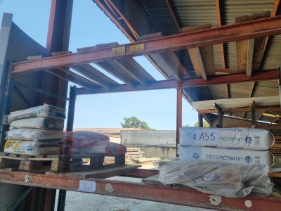 a pallet full of pallets sitting on top of a wooden pallet