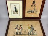 trois reproductions encadrées représentant des hommes en uniforme et coiffés d'un chapeau
