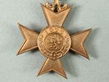 an image of a medal with a ribbon around it and a star on it