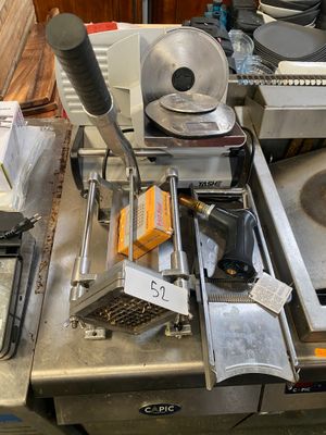 a machine that is sitting on a counter in a kitchen