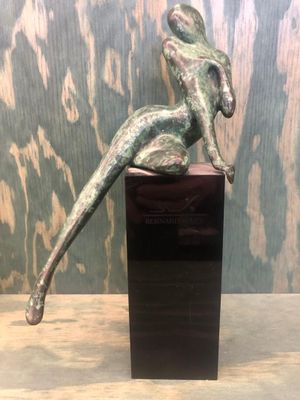 Bernard RIVES (1947). Femme alanguie Épreuve en bronze à pat…
