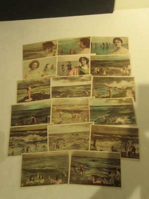 de nombreuses photos de gens qui s'amusent dans l'eau sur la plage