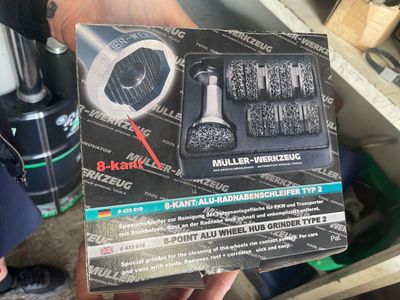 1 tête brosse nettoyage moyeux