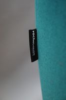 *ROCHEBOBOIS. Chauffeuse en tissu bleu sur pied pivotant. (photo 4)