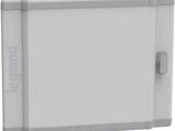 une image montrant un gros plan d'un tableau blanc sur fond blanc