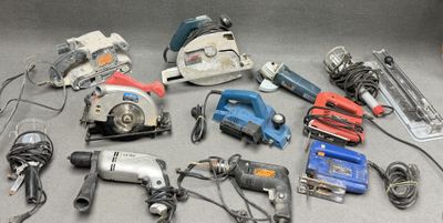 Deux caisses d'electroportatif Usagés mais fonctionnels.