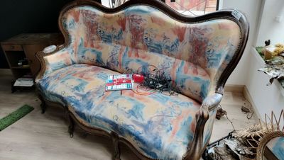 Canapé de style NIII, 1 chevet -