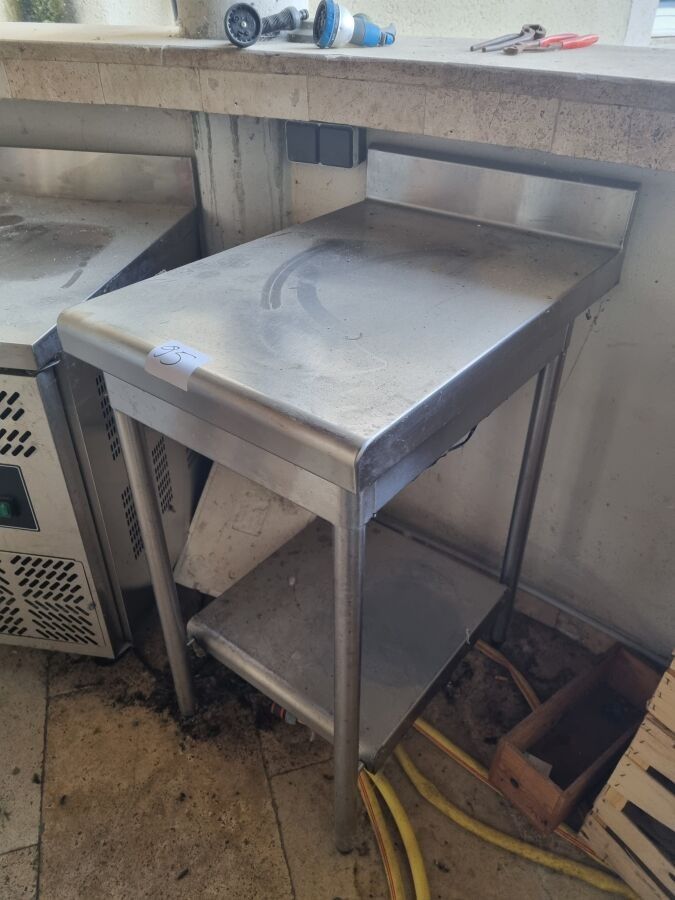 1 table inox adossée et tablette entretoise (100x50x70cm)