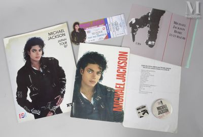une photo montrant quelques CD posés sur une table