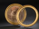 une paire de tableaux dans des cadres dorés représentant une femme et un enfant