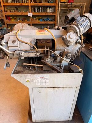an image of a machine that is in a shop