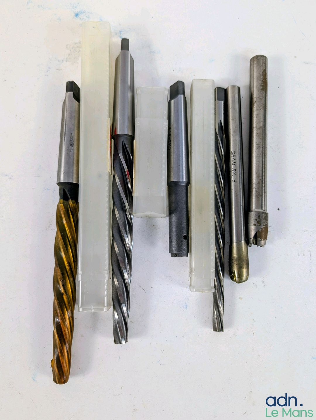 Lot de divers outils de la marque MECANIC WORKER.