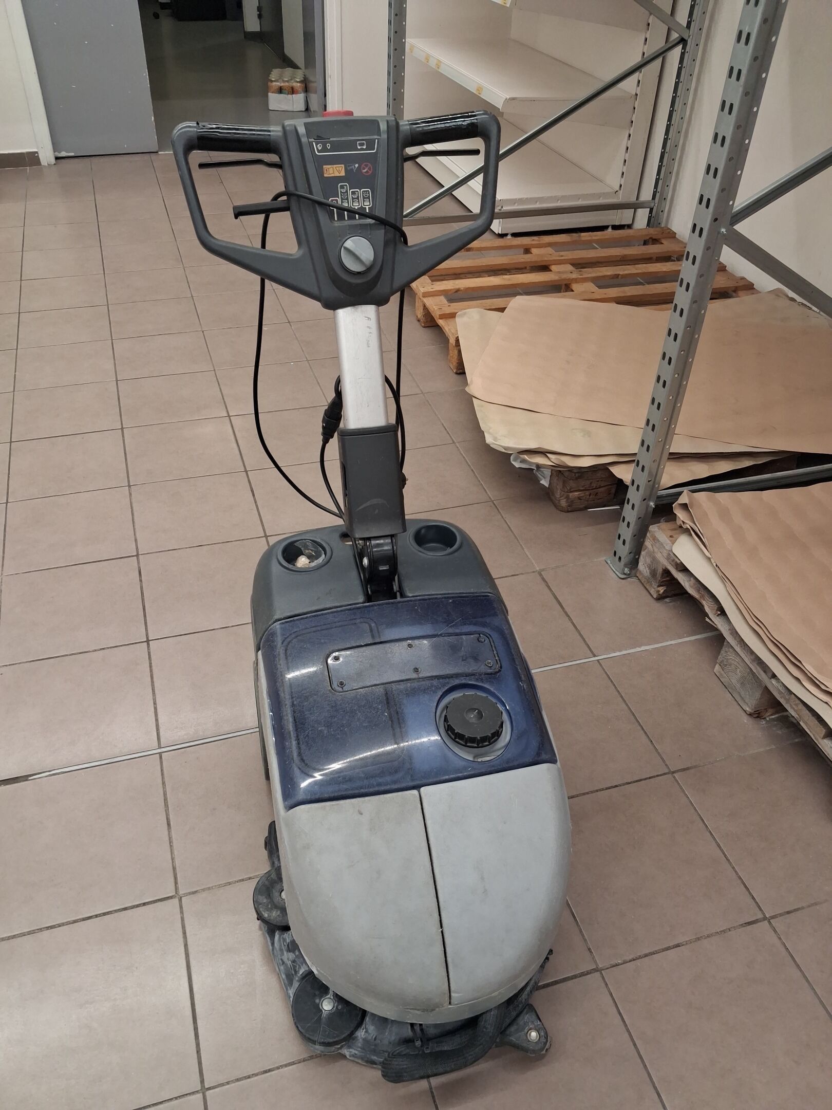 Autolaveuse NILFISK modèle SC351
