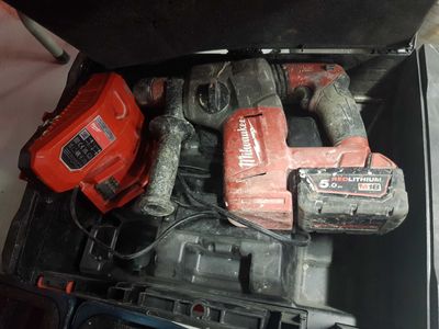 many tools in a box that are sitting on top of each other
