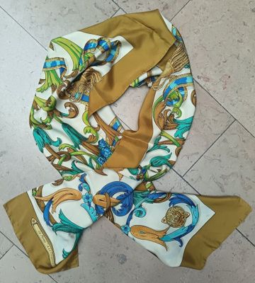 HERMES - Col lavallière en twill de soie "Le mors à la Conét…
