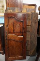 Armoire en chêne mouluré. Vendue démontée. (photo 2)