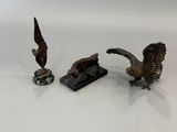 paire de figurines d'aigles en bronze sur socle de marbre