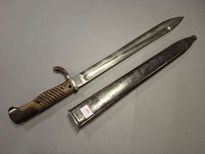 BAIONNETTE allemande, Ml 98/05, plaquettes bois. Lame marqué…