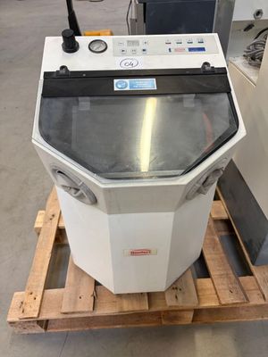 an image of a machine that is sitting on a pallet