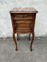 Table de chevet dessus marbre en noyer et plaquage de noyer,…