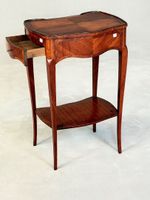 Table "billet doux" en bois de placage ouvrant à trois tiroi… (photo 4)