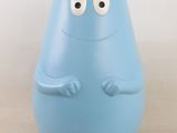 un petit objet bleu avec des yeux et des mains dessus