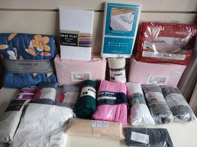 many items that are sitting on a table together