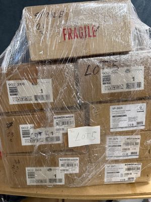 Lot de 8 haut-parleurs neufs comprenant : 4 Monacor SP-202E …