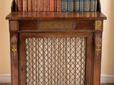 une étagère avec un tas de livres dessus