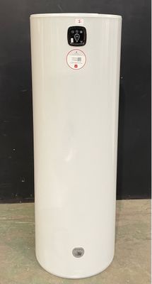l'image d'un chauffe-eau blanc posé sur un comptoir