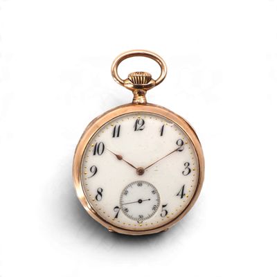montre de poche sur fond blanc, avec un fond blanc