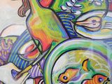 tableau représentant une femme tenant une assiette contenant du poisson