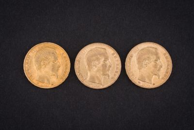 three gold sovereigns, one of which is a sovereign and one of which is a sovereign