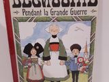 un vieux livre pour enfants avec l'illustration d'une femme et de deux enfants