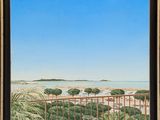une peinture à l'huile représentant une table sur laquelle se trouve un panier de fruits, avec une vue sur l'océan en arrière-plan