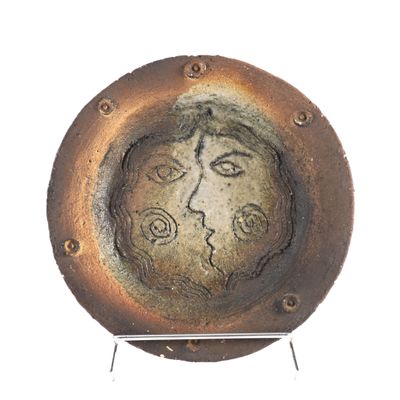 PLAT DÉCORATIF "ALPHA & OMÉGA", ÉPOQUE XXème