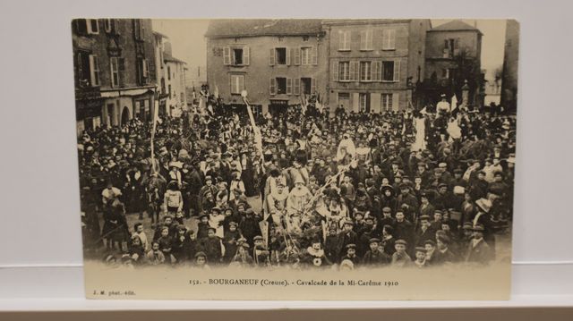 Bourganeuf : Cavalcade de la Mi-Carême 1910. Rare. TBE.