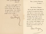 une vieille lettre manuscrite d'un homme tenant un stylo à la main