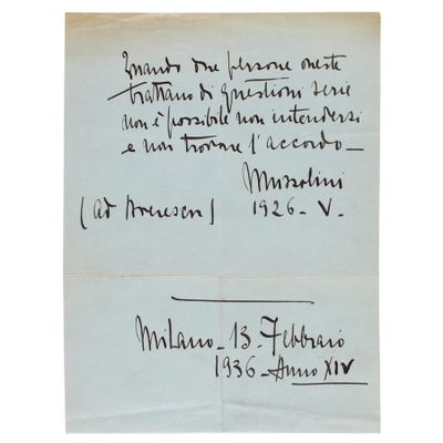 un bout de papier sur lequel est écrit un message à la main