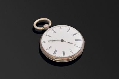 Montre à cylindre en argent à huit rubis. D. 44mm.