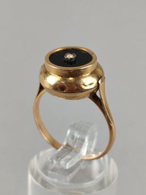 BAGUE de DEUIL en or jaune (750/°°°).