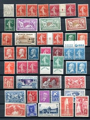 une collection de timbres provenant de différents pays et pays