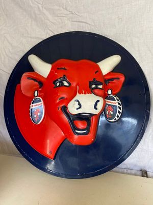 une assiette sur laquelle est représenté un taureau