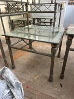 Lot de 4 tables basses carrées. (photo 4)