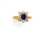 une bague à grappes de saphirs et de diamants