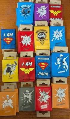 66 / Lot de 65 magnets de différentes licences /// COM…