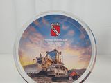 la photo montre l'image d'une photo représentant un bulldozer sur une assiette